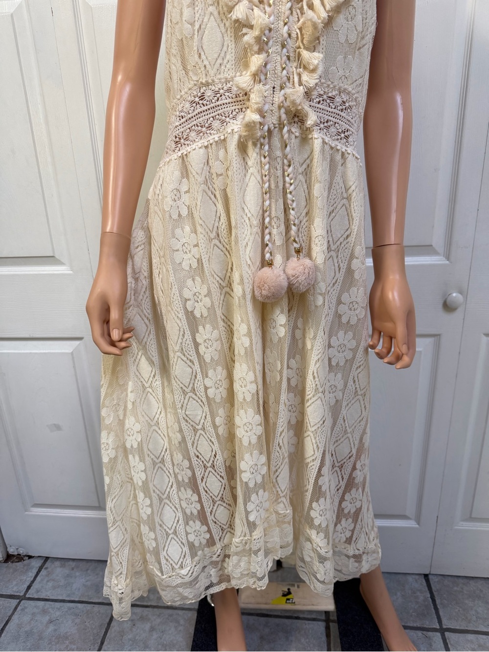 Cupshe Cream Crochet Lace Maxi Dress with Tassel Ties Size XL - Picture 15 of 16